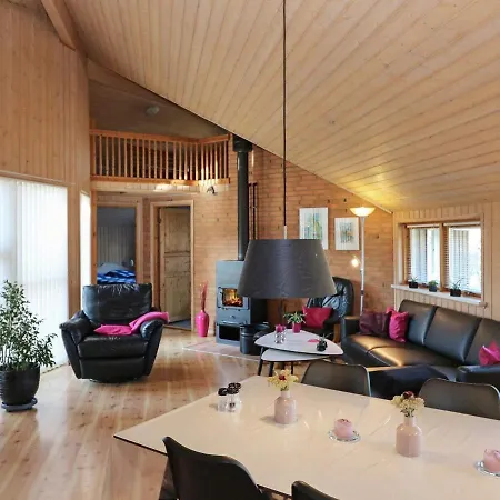 10 Person In 別荘 Hadsund